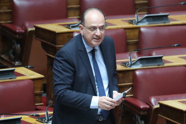 Πώς κόπηκε από εισηγητής ο Λαζαρίδης- Η ισχύς Δένδια