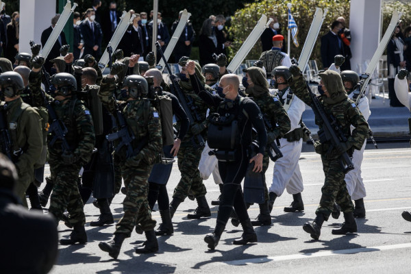 Προς θητεία 12 μηνών ή εννέα στην παραμεθόριο και στους τρεις κλάδους των Ενόπλων Δυνάμεων