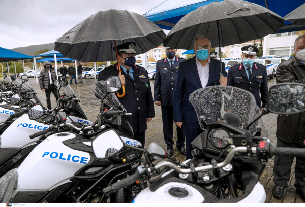 Ικανοποίηση Θεοδωρικάκου για την εξιχνίαση των υποθέσεων με τα fake news και τα πλαστά πιστοποιητικά εμβολιασμού