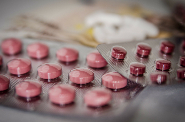 ΗΠΑ: Ο FDA ενέκρινε και το χάπι της MSD κατά της COVID-19 - Μειώνει κατά 30% νοσηλείες και θανάτους