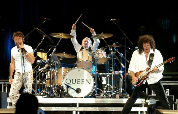 Queen: Ακούστε τον «μαγικό» Φρέντι Μέρκιουρι στο ακυκλοφόρητο τραγούδι «Face It Alone» (βίντεο)