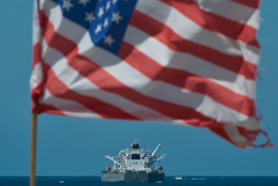 BBC: Το κλείσιμο των Στενών του Ορμούζ αυξάνει τη ζήτηση για αμερικανικό πετρέλαιο