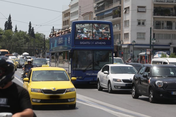 Κίνηση τώρα: Ποιοι δρόμοι έχουν αυξημένη κυκλοφορία