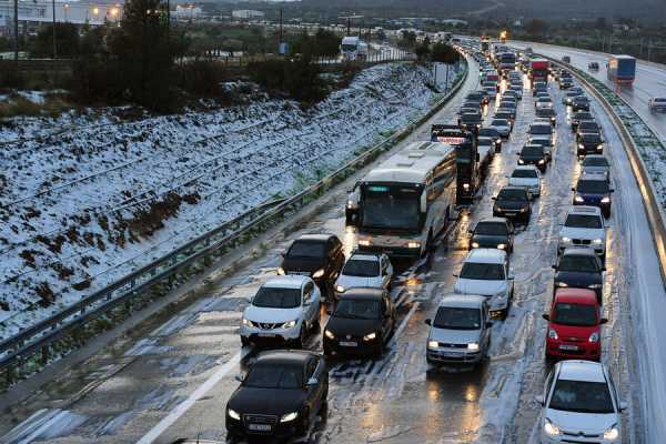 Στα λευκά και η ορεινή Πελοπόννησος - Που χρειάζονται αλυσίδες