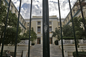 Καταδίκη του υπουργείου Παιδείας για την εισβολή στο γραφείο του πρύτανη στην ΑΣΟΕΕ