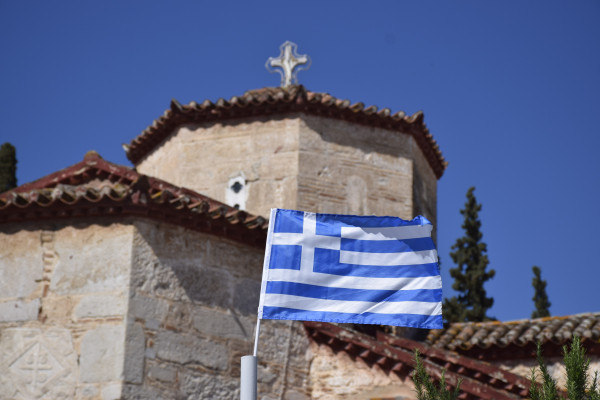 Δεν ξανάγινε! Κηδεία με 2.000 άτομα στη Δράμα, φόβοι για εκτόξευση κρουσμάτων