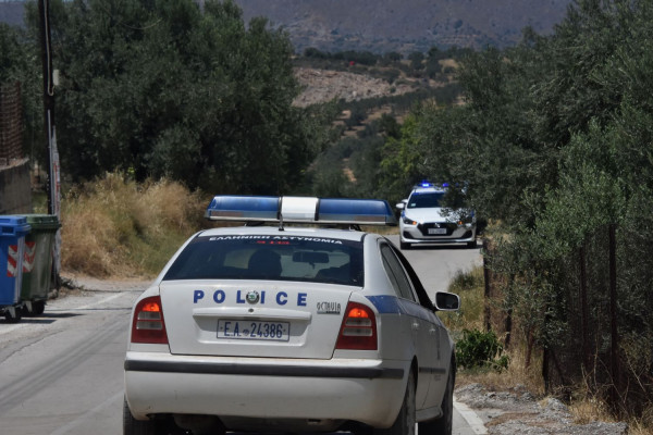 Τρόμος στην Ανάβυσσο - Διπλή ληστεία και ανθρωποκυνηγητό από την αστυνομία