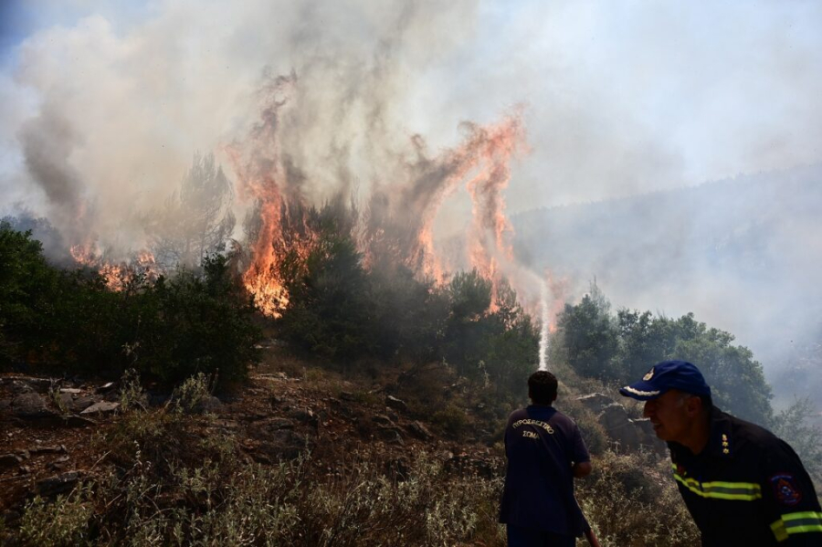 Μεγάλη φωτιά τώρα στα Χανιά, ήχησε 112 για εκκένωση