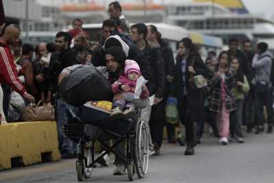 Στο λιμάνι του Πειραιά έφτασαν 829 μετανάστες και πρόσφυγες