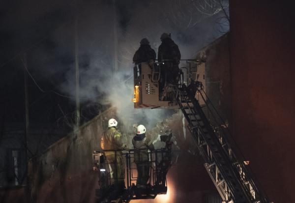 Τουρκία: Μεγάλη φωτιά σε ουρανοξύστη στην Κωνσταντινούπολη (βίντεο)