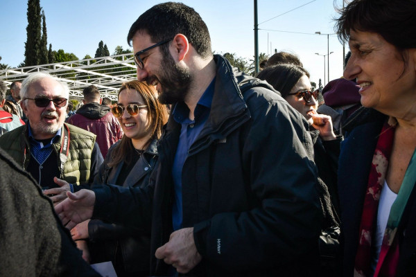 Ηλιόπουλος: Ο Καμίνης αδιαφορεί παθητικά για τους ανθρώπους που έχουν ανάγκη τροφής και στέγης