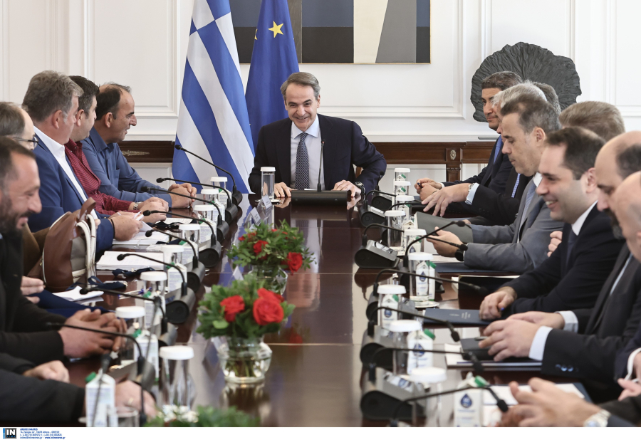 Αυτά είναι τα μέτρα που δίνει η κυβέρνηση στους αγρότες για να «φρενάρουν» τις κινητοποιήσεις