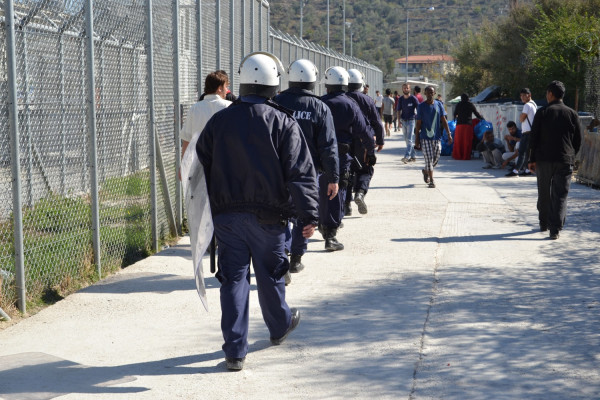 Μόρια: Επεισόδια μεταξύ προσφύγων στο hotspot - Συγκρούσεις και πετροπόλεμος