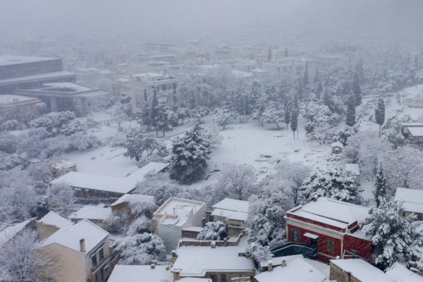 Αποκαταστάθηκε η κυκλοφορία στην νέα Αθηνών- Κορίνθου, με αλυσίδες τα ΙΧ και απαγόρευση φορτηγών στη Λ. Αθηνών