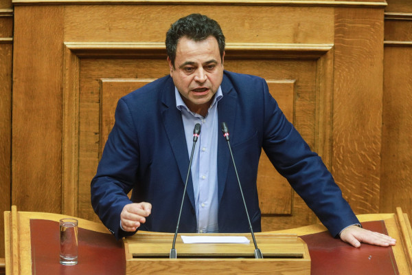 Σαντορινιός: Η Κυβέρνηση αφήνει τις ναυτικές σχολές χωρίς καθηγητές