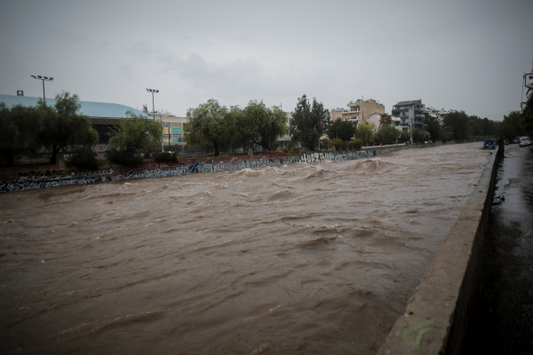 Εισήγηση για... μίνι lockdown λόγω κακοκαιρίας στην Αττική: Απαγόρευση κυκλοφορίας, κλειστή Εθνική και τηλεργασία