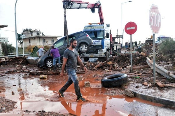 Τεράστια καταστροφή στην δυτ. Αττική - Σχεδόν 1.400 κτίρια χρήζουν αποζημίωσης