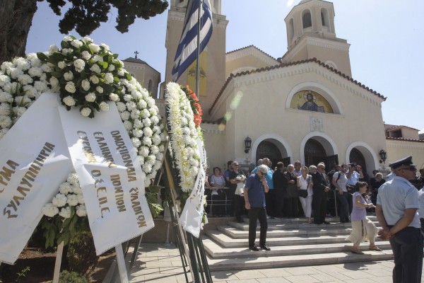 Συγκίνηση στο τελευταίο αντίο του Χάρρυ Κλυνν (pic&amp;vid)