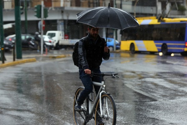 Βροχερός ο καιρός σήμερα Κυριακή 18/6