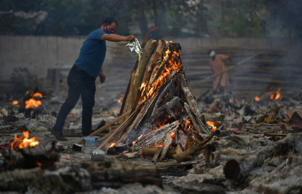 Πιο μεταδοτική και πιο ανθεκτική στα εμβόλια η ινδική μετάλλαξη