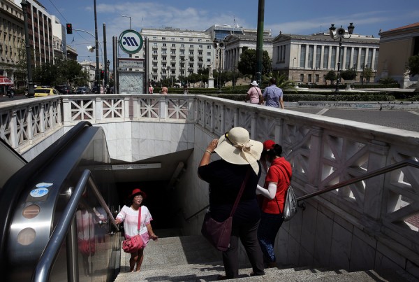 Εμφύλιος εργαζομένων για την απεργία στο μετρό