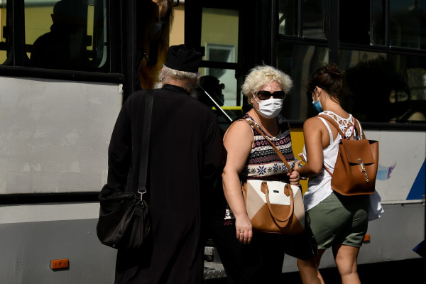 Αναθεωρημένες οδηγίες για τη χρήση μασκών