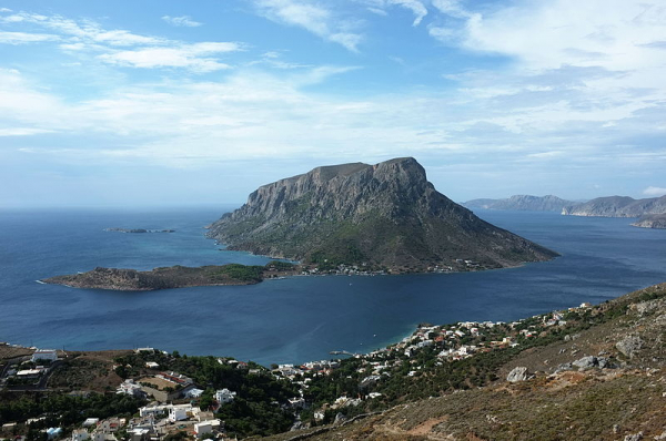 Το Μαξίμου έστειλε σχολικό υλικό στο μοναδικό μαθητή της Τελένδου - Έστειλαν και ιατρικό εξοπλισμό