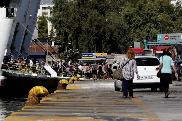 Μικρή μείωση της διακίνησης επιβατών στα λιμάνια το α&#039; τρίμηνο