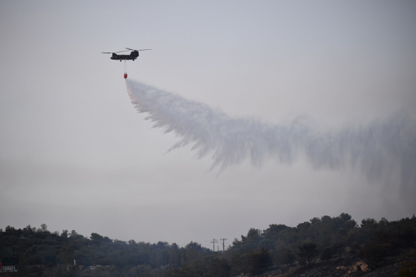 Φωτιά τώρα και στην Βόρεια Εύβοια, καίει σε δασική έκταση