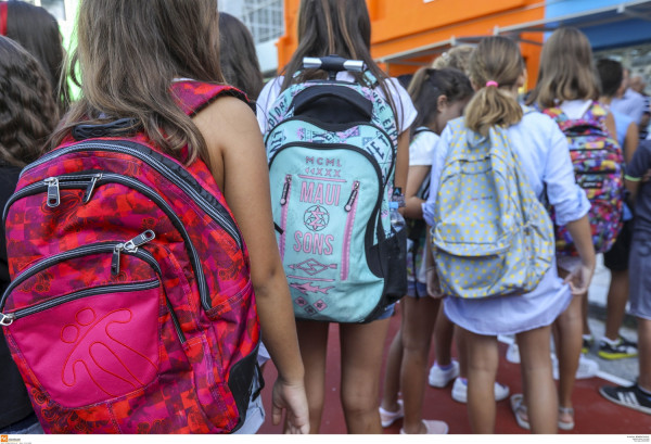 Μεταφορά μαθητών: Διαβεβαιώσεις από την Περιφέρεια Αττικής, τα προβλήματα όμως παραμένουν παρά την έναρξη της σχολικής χρονιάς