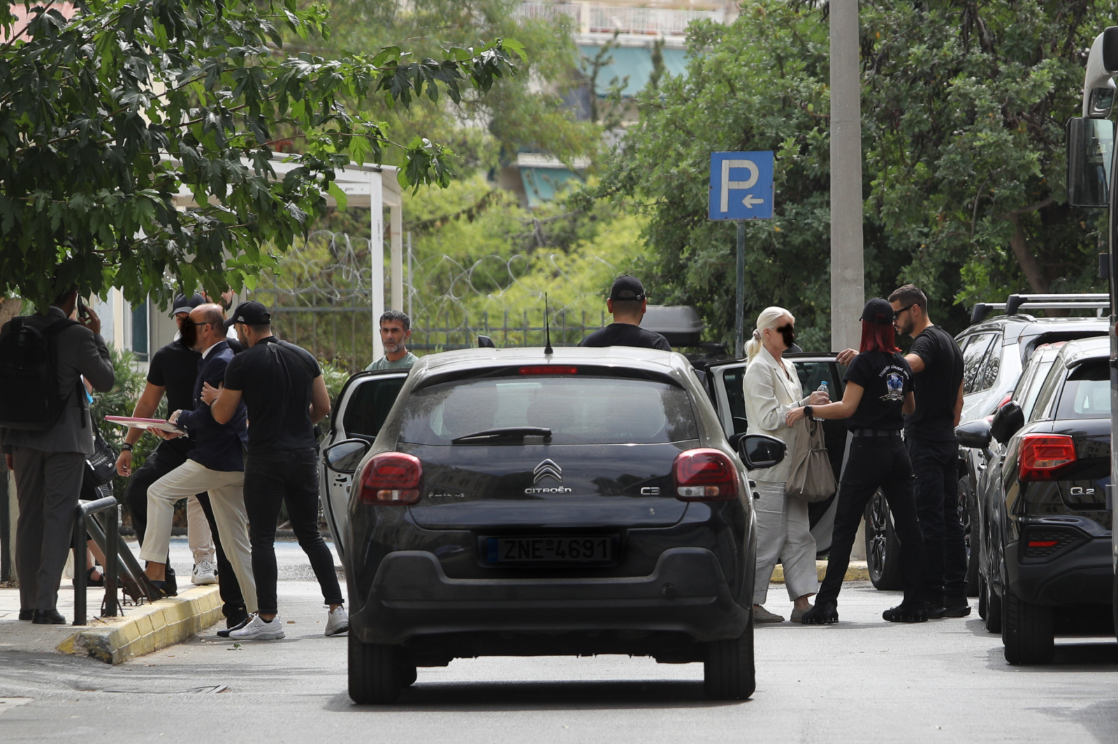 Γιώργος Μαζωνάκης: Σε δύο στρατόπεδα το ζευγάρι των γιατρών του Κολωνακίου - Παραιτήθηκε από τη Γάκα ο Αγαπηνός