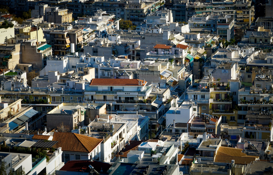 Γιατί οι φοιτητές δυσκολεύονται να βρουν σπίτι: Πόσο κοστίζουν, οι περιοχές με τα φθηνότερα ενοίκια