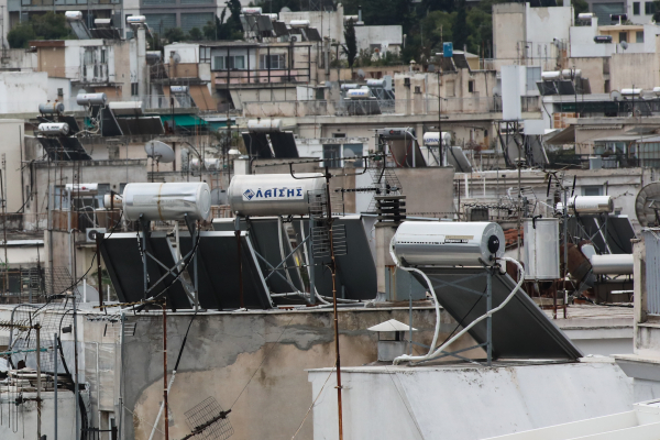 Ανατροπή με τους ηλιακούς θερμοσίφωνες: Πότε ανοίγει τελικά η πλατφόρμα, ποιοι μένουν εκτός επιδότησης