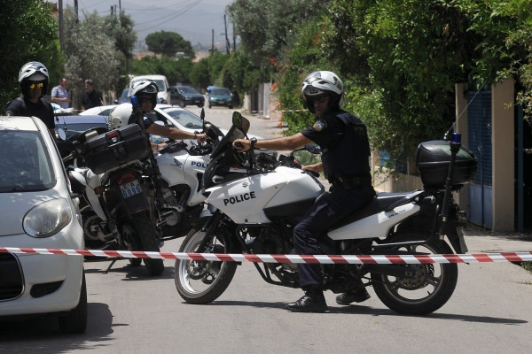 "Γιαλαντζί" καλόγριες ξεγελούν κατοίκους σε Λάρισα, Βόλο και Λαμία