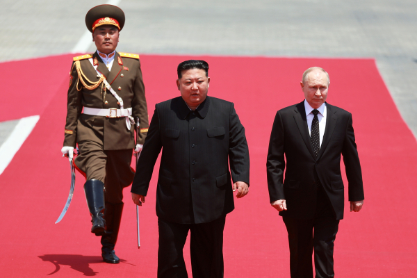 Κιμ και Πούτιν αγχώνουν ΗΠΑ και Νότια Κορέα - «Περίεργες κινήσεις» στη χερσόνησο