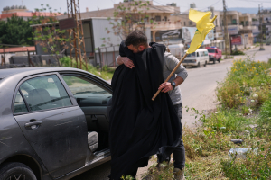 Λίβανος: Ο γολγοθάς των εκτοπισμένων - Δάκρυα χαράς και απόγνωσης (Εικόνες και Βίντεο)