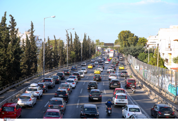 Μεγάλο μποτιλιάρισμα στον Κηφισό εξαιτίας τροχαίου