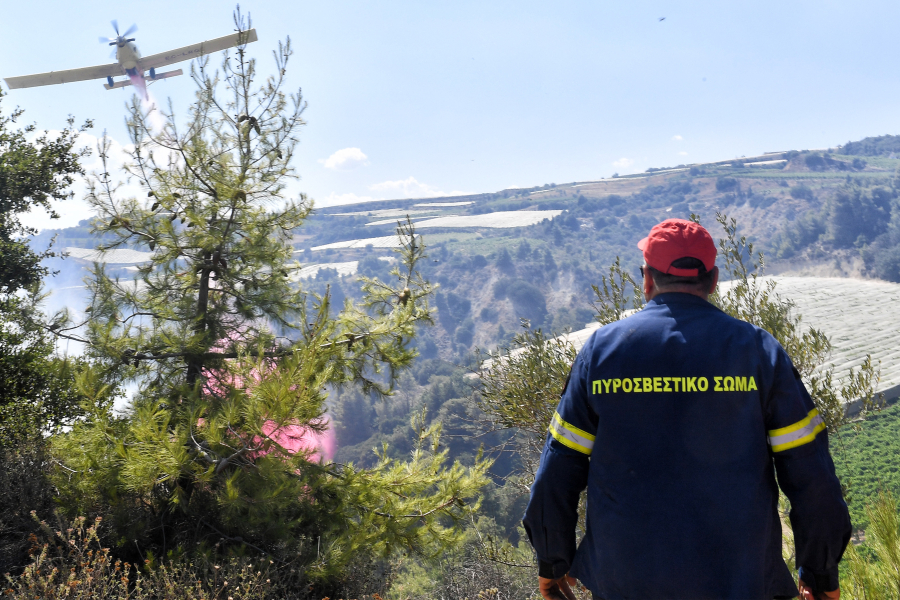 Δράμα: Φωτιά σε δάσος – Ρίψεις από εναέρια μέσα