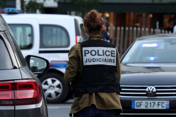 Παρίσι: Επίθεση με μαχαίρι, τραυματίστηκε αστυνομικός - Νεκρός ο δράστης