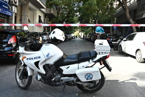 Εμπρηστικές επιθέσεις στη Θεσσαλονίκη: Στενεύει ο κλοιός για τους δράστες - Οι Αρχές «ξεσκονίζουν» DNA, αποτυπώματα και βίντεο