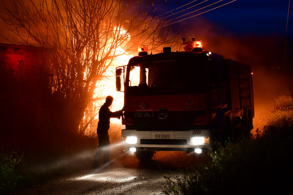 Προφυλακιστέος για εμπρησμό ο 36χρονος που βρέθηκε κοντά σε πυρκαγιά με πέντε αναπτήρες