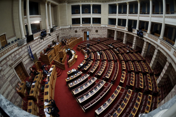 Τροπολογία: Αναδρομική πληρωμή εφημεριών και δαπανών τεστ και επέκταση των φορέων διενέργειας τους