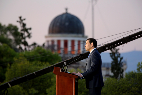 Με εξοπλισμούς 4 δισ. ευρώ φεύγει ο Ρούμπιο - Προσπαθεί να κληρονομήσει το κίνημα MAGA