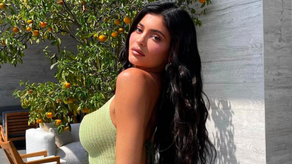 Γέννησε η Kylie Jenner, η πρώτη φωτογραφία στο instagram