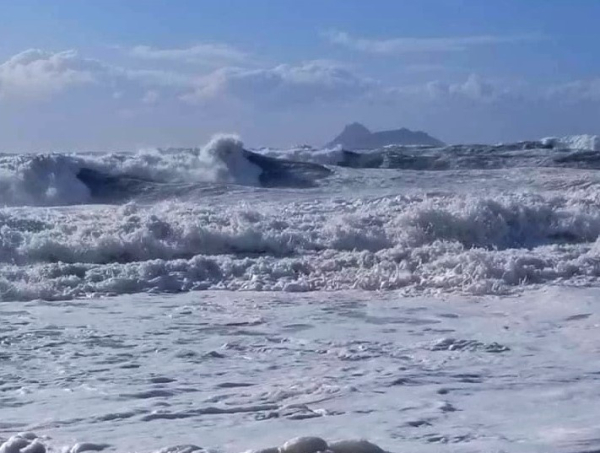 Μετά τις ακτές της Αυστραλίας και Αφρικής, πλέον, και στην Κρήτη το εντυπωσιακό φαινόμενο capuccino coast