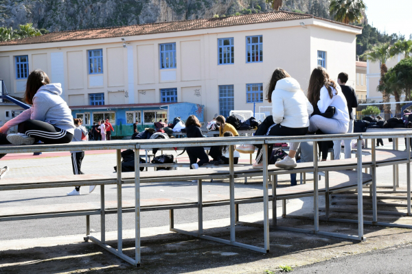 Κίνητρα εμβολιασμού τύπου... freedom pass και για τους μαθητές 12 - 17 ετών, τι εξετάζει η Κυβέρνηση