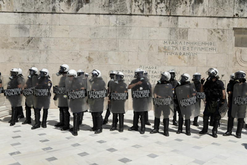 Το σχέδιο Χρυσοχοΐδη για συγκεντρώσεις και διαδηλώσεις, πώς θα κάνει επέμβαση η ΕΛ.ΑΣ.