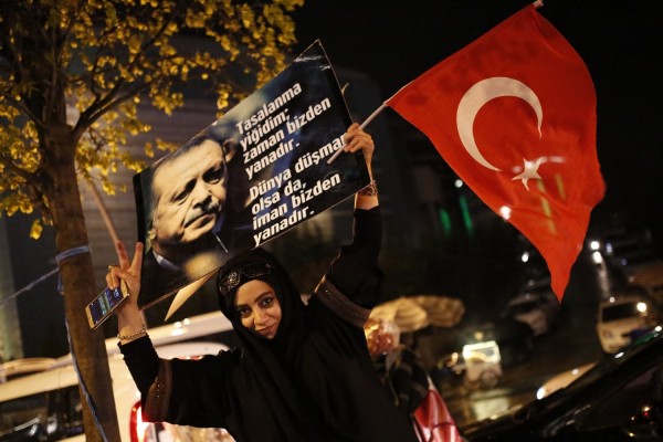 Τουρκία προς Αυστρία-Ολλανδία: "Αντιδημοκρατική" η απαγόρευση των προεκλογικών συγκεντρώσεων Τούρκων πολιτικών