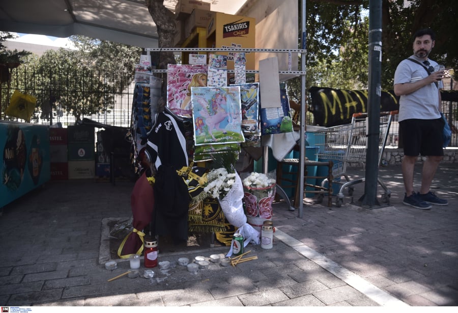 Άγρια δολοφονία 29χρονου στη Νέα Φιλαδέλφεια: Επίθεση σε τηλεοπτικά συνεργεία έξω από το σπίτι του