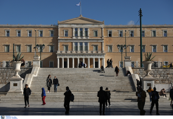 «Παλεύουμε με την Δέλτα και μας απειλεί η μετάλλαξη Όμικρον» - Τριπλός εμβολιασμός, αποστάσεις και 9μηνη ισχύ πιστοποιητικού προτείνει η Κομισιόν